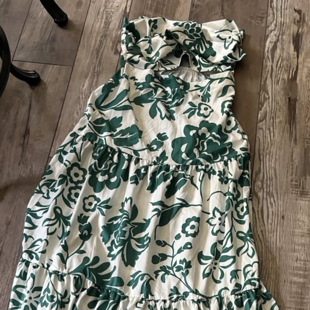 Share LADIES BEAUTIFUL MAXI SLEEVELESS DRESS WHITE & GREEN SIDE ZIPPER L SIZE LA
